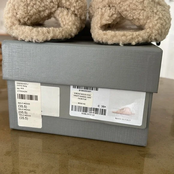 Never worn Balenciaga Drapy Sandal in Faux Fur - Picture 2 of 6